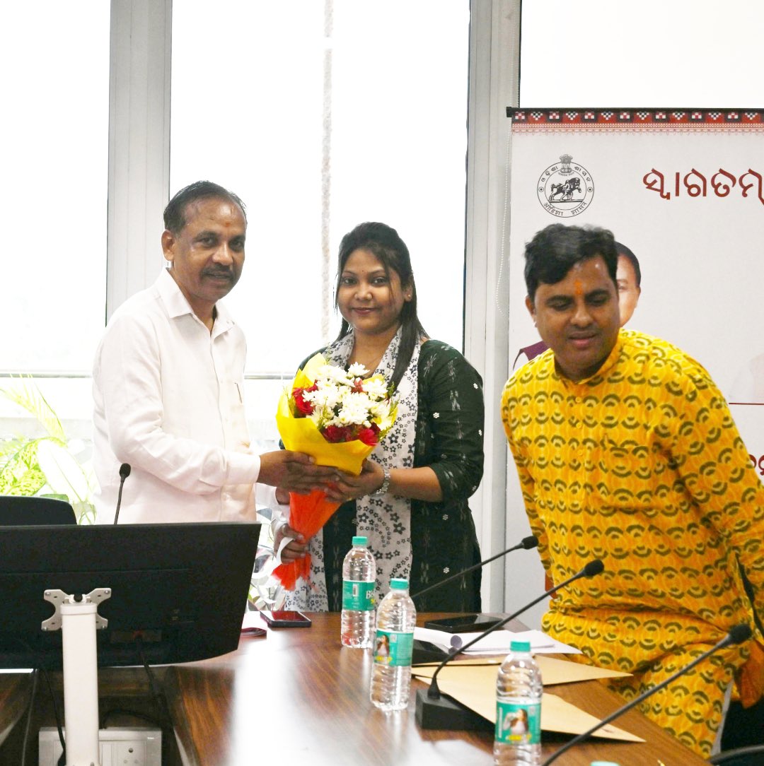 COMMERCE & TRANSPORT DEPT: ଆଇଏଏସ୍ (IAS) ଟ୍ରେନିଙ୍କ ସହ ସଡ଼କ ସୁରକ୍ଷା ଆଲୋଚନା