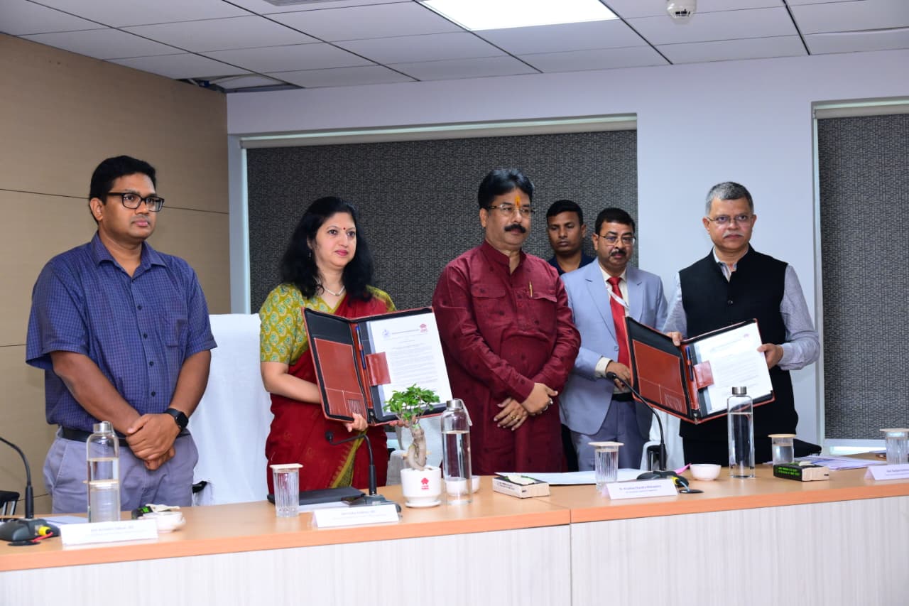 ଓଡ଼ିଶାରେ ସ୍ଵଳ୍ପ-କାର୍ବନ ନିର୍ମାଣ ପାଇଁ ‘ସେଣ୍ଟର ଅଫ୍ ଏକ୍ସଲେନ୍ସ’ ପ୍ରତିଷ୍ଠା ନିମନ୍ତେ ବୁଝାମଣା ପତ୍ର ସ୍ଵାକ୍ଷରିତ