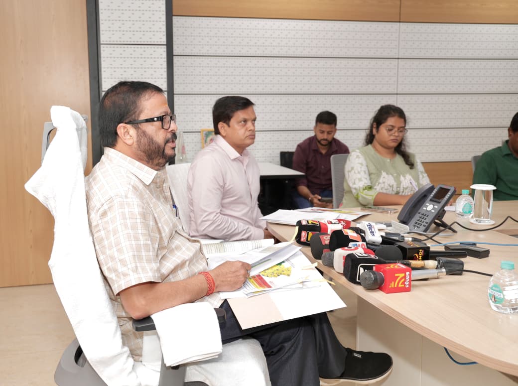 REVENUE: ଗଭୀର ଅବପାତ ଉପକୂଳ ଅତିକ୍ରମ କରିଛି ; ସମନ୍ୱିତ ପ୍ରୟାସ ଓ ପ୍ରସ୍ତୁତିମୂଳକ ପଦକ୍ଷେପ ସହ ରାଜ୍ୟରେ ପରିସ୍ଥିତି ଉପରେ ନିରନ୍ତର ନଜର