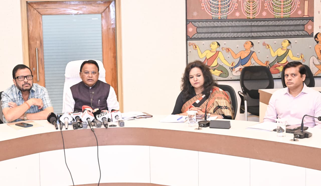 ବାତ୍ୟାର ମୁକାବିଲା ପାଇଁ ରାଜ୍ୟ ସରକାର ସମ୍ପୂର୍ଣ୍ଣ ପ୍ରସ୍ତୁତ: ମୁଖ୍ୟମନ୍ତ୍ରୀ